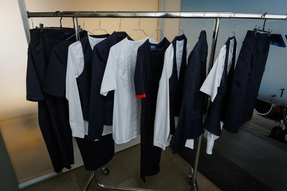 Donacija uniformi Er Srbije