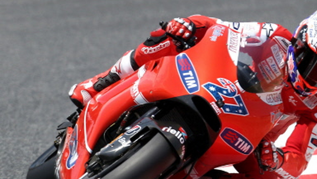 Australijczyk Casey Stoner (Ducati) odniósł drugie z rzędu zwycięstwo w motocyklowej klasie MotoGP w eliminacjach mistrzostw świata. Po wygranej w Grand Prix Aragonii (Hiszpania), w niedzielę triumfował na japońskim torze w Motegi.