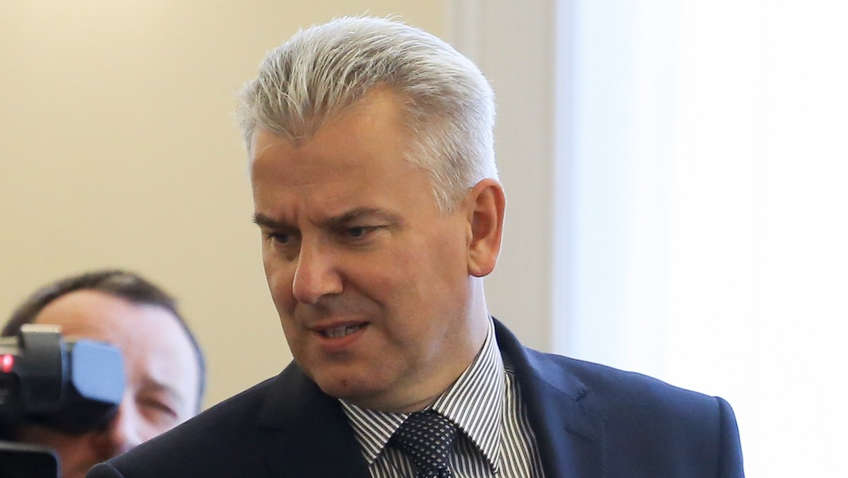 Minister sprawiedliwości Cezary Grabarczyk poinformował, że nie będzie współpracował z wiceministrem Michałem Królikowskim. Jak zapewnił, była to obopólna decyzja, a jej powodem nie są poglądy Królikowskiego.