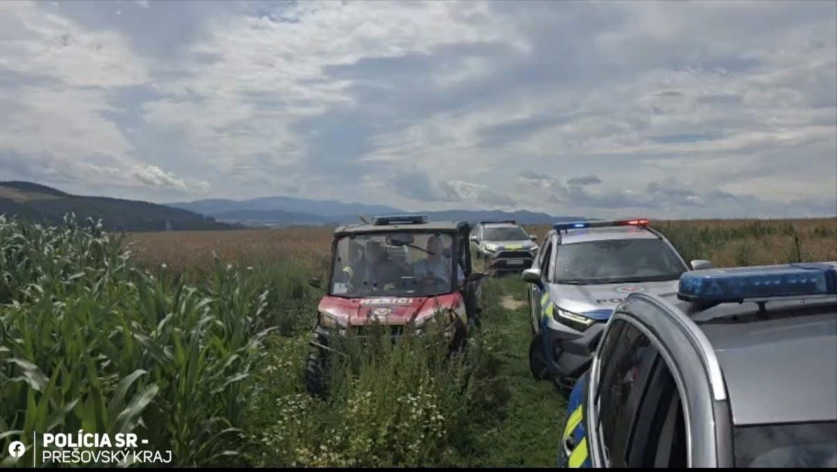 Polícia pátra po trojročnom chlapcovi v Huncovciach. 