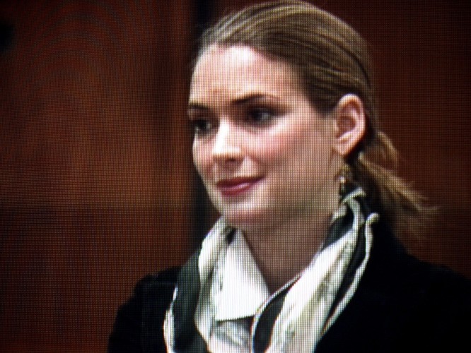 Winona Ryder - pamiętacie ją jeszcze? Zasłynęła wieloma rolami filmowymi i kleptomanią, która zawiodła ją przed oblicze Temidy.