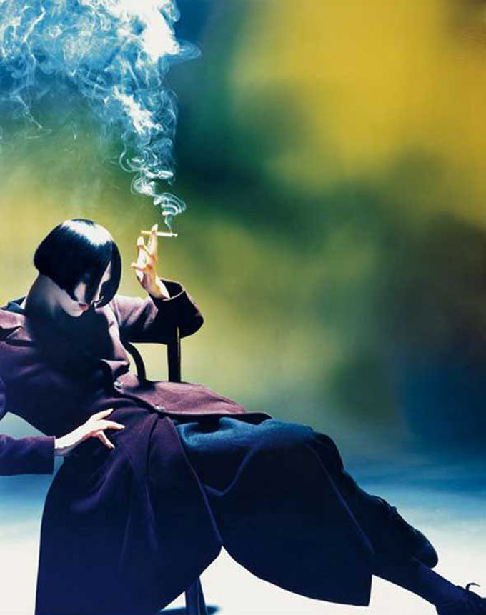 Susie Bick na kultowej fotografii "Susie Smoking" Nicka Knighta