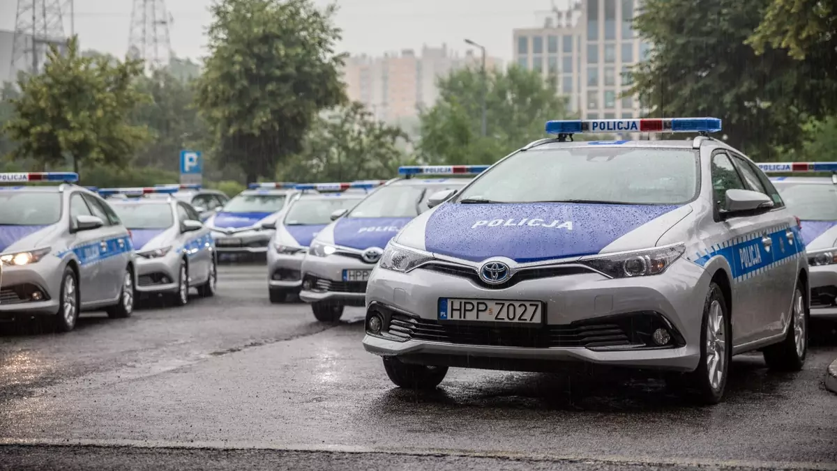 Hybrydowe Toyoty Auris Kombi w służbie policji