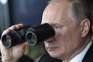 Władimir Putin obserwuje ćwiczenia wojskowe w Orenburgu