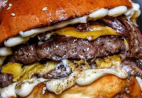 Przejrzeliśmy hasztag #burgerporn i wybraliśmy burgery, po których zaślinisz klawiaturę