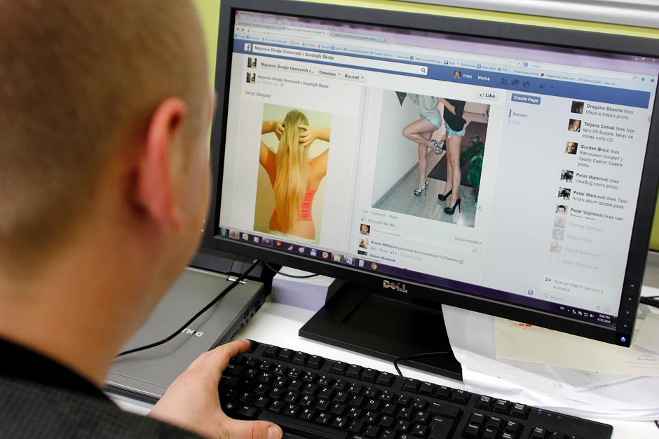 Devojčicine fotografije bile su objavljene na jednom sajtu