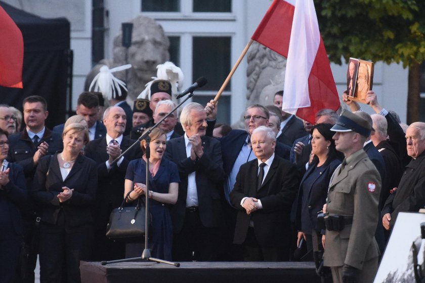 Obchody miesięcznicy smoleńskiej w Warszawie.