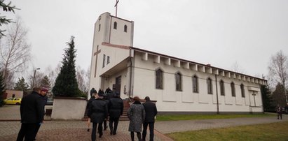 Mieszkańcy gminy Zgierz wstrząśnięci pobiciem pani wójt. Modlimy się, żeby przeżyła