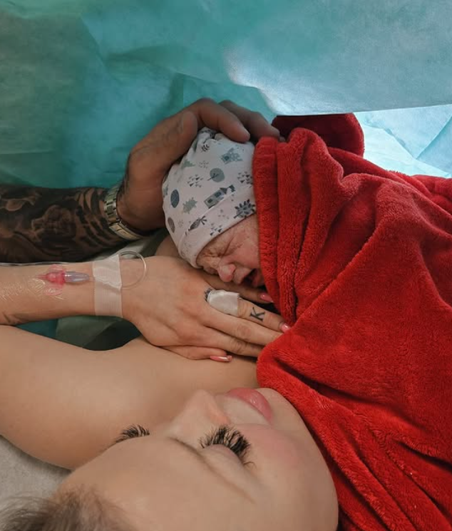 Vémolovci sú rodičmi synčeka Arnolda.