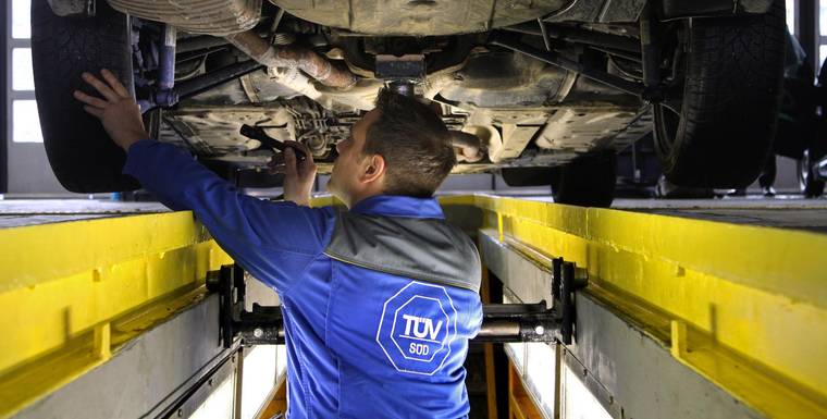 Raport awaryjności TÜV 2022 – kto wygrał, kto rozczarował? Pełna lista modeli