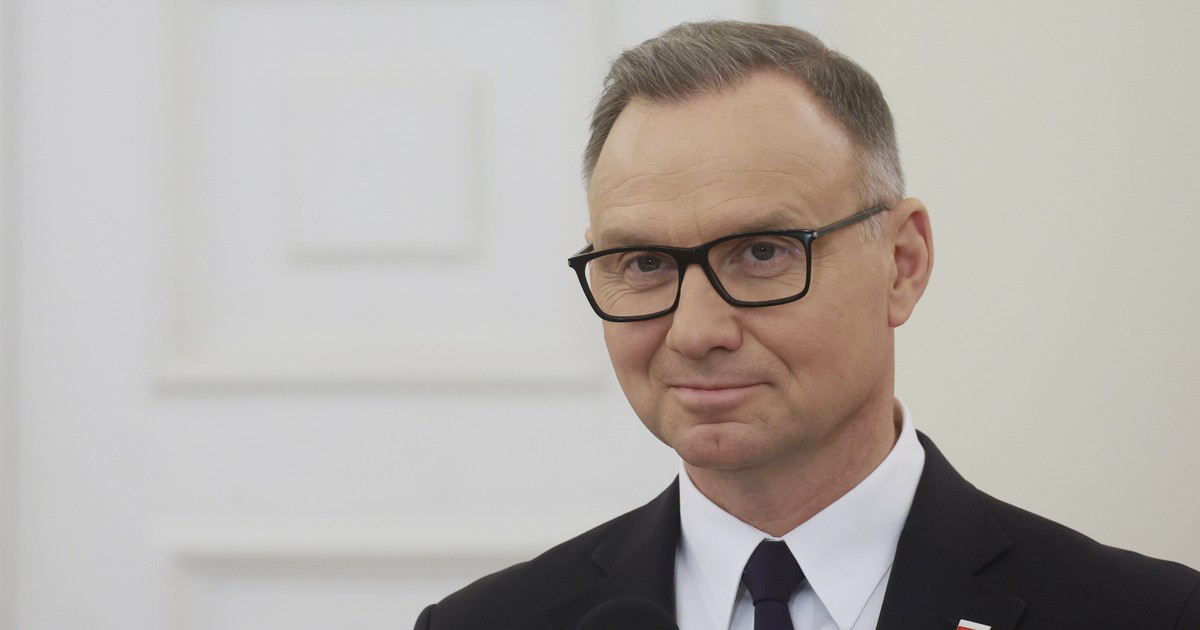 Robi się przejmująco, gdy Andrzej Duda wpada w panikę. Varga czyta "To ja"
