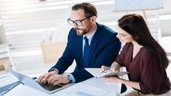 Badanie sprawozdania finansowego klienta biura – kiedy jest obowiązkowe