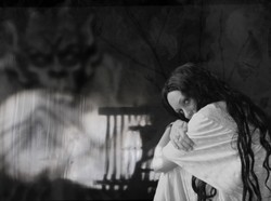 Większość osób pracujących na nocne zmiany cierpi na zaburzenia snu [BADANIE]