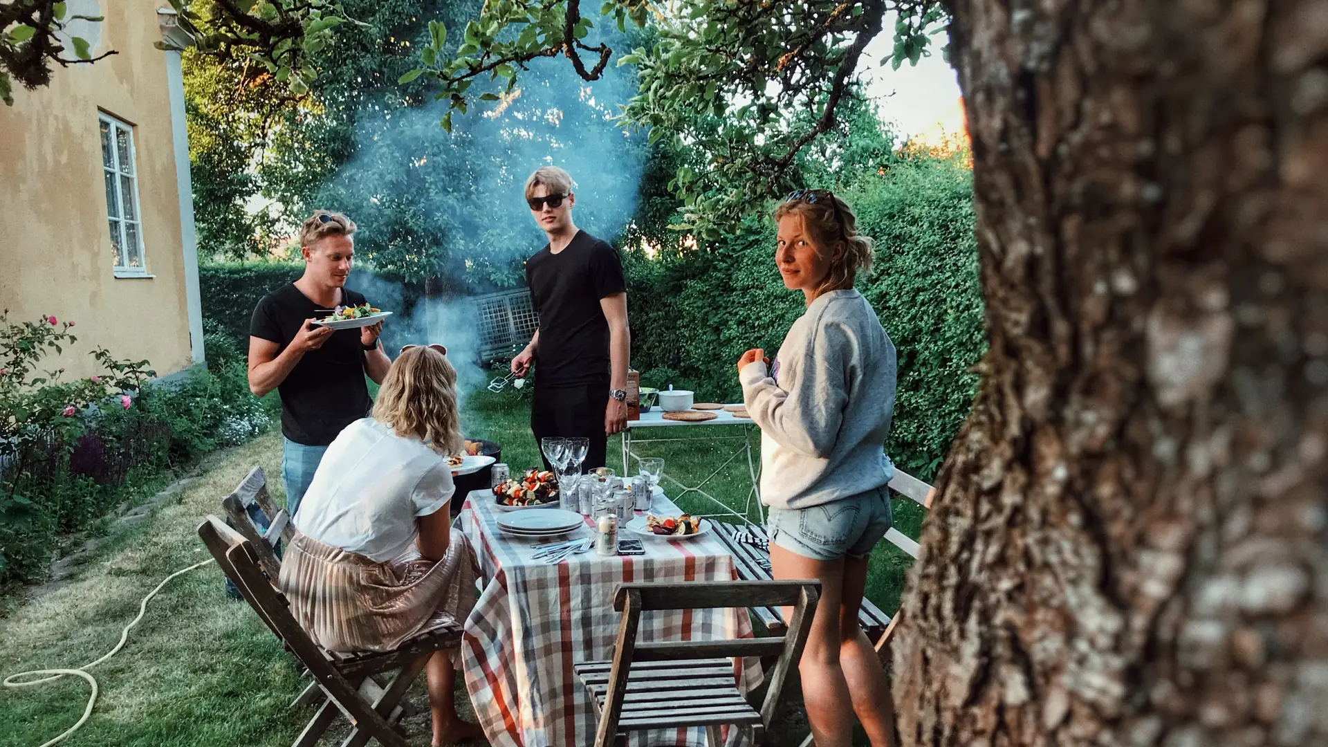 4 rzeczy, które można przyrządzić na grillu, ale raczej tego nie robiliście (m.in. pizza!)