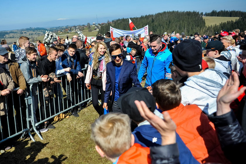 Skoki narciarskie. Powitanie Kamila Stocha w rodzinnej miejscowosci. 07.04.2018