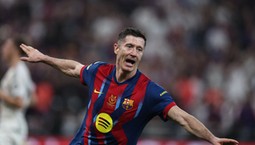 Lewandowski z golem w finale Superpucharu Hiszpanii. Kosmiczna końcówka pierwszej połowy meczu Barcelona - Real Madryt