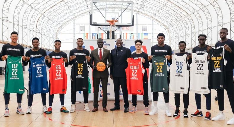 Les jeunes joueurs de la NBA Academy qui iront rejoindre chacun une équipe de la BAL en vue du programme BAL Elevate