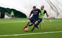 Jedną nogą w finale. Piłkarska reprezentacja niepełnosprawnych gra lepiej niż nasze orły [REPORTAŻ]