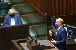 'Zdrajca interesu narodowego'. Opozycja o wystąpieniu premiera