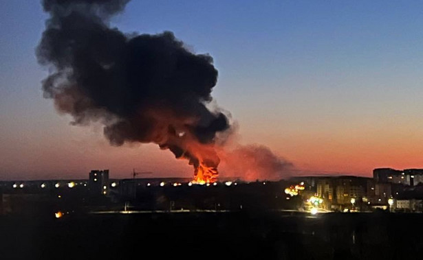 Pożar w Łucku po ataku bombowym