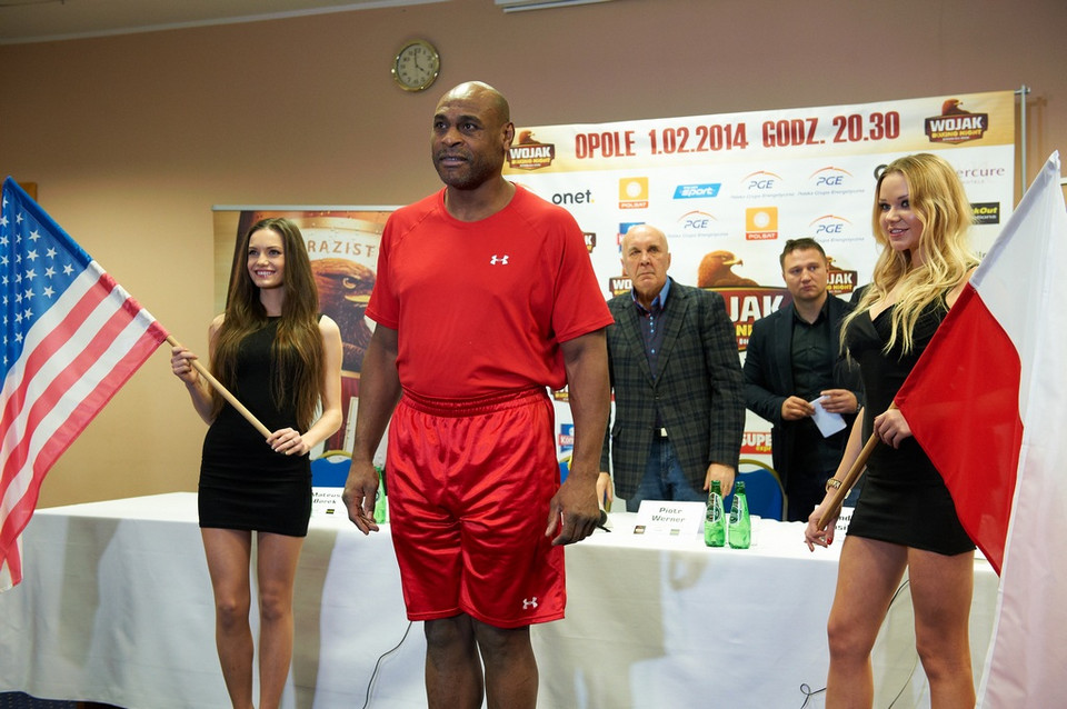 Ceremonia ważenia przed Wojak Boxing Night