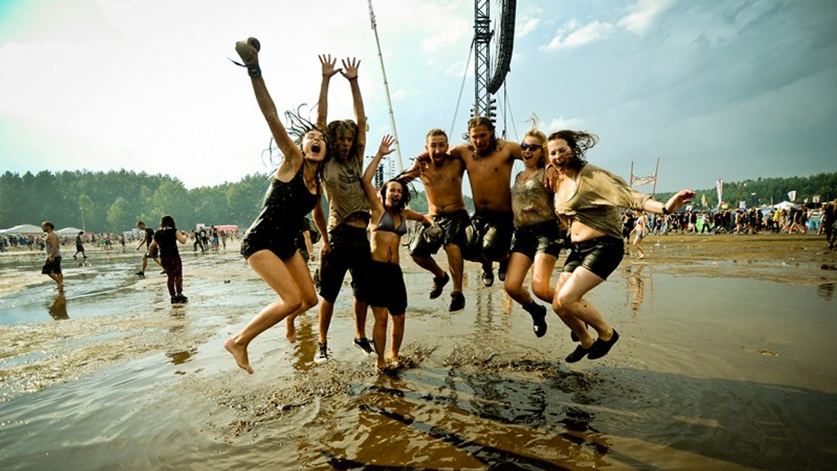 Organizatorzy Przystanku Woodstock namawiają osoby, które zamierzają przyjechać na tegoroczny festiwal do Kostrzyna nad Odrą, aby zabrały ze sobą książki, które mogłyby wzbogacić gminne i miejskie biblioteki. Jest to pierwsza tego typu akcja zainicjowana przez ekipę Jurka Owsiaka.