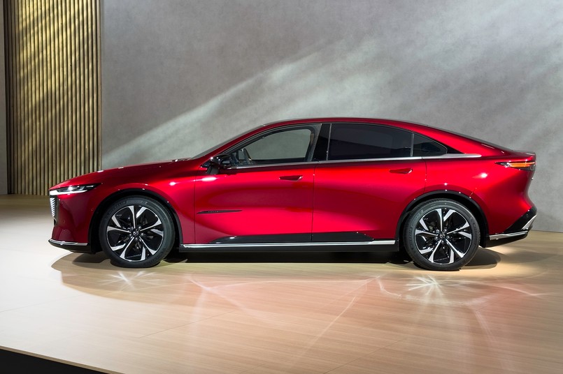 Nowa Mazda 6e