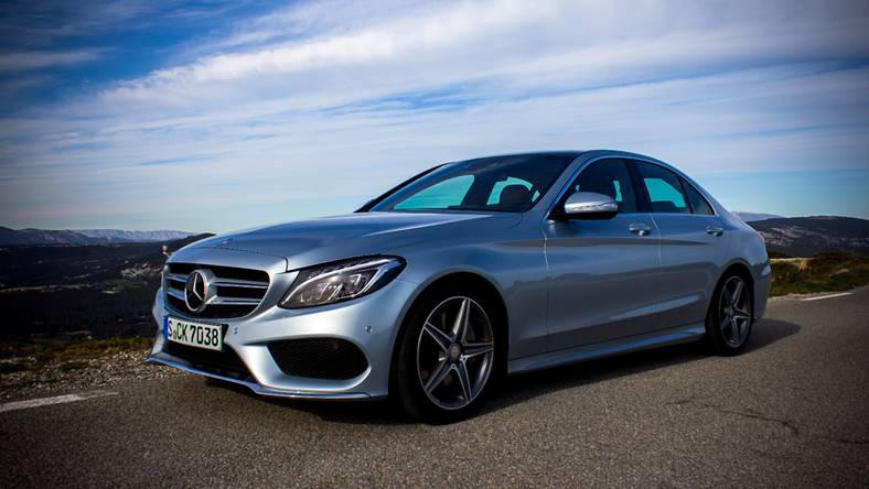 Mercedes Klasy C W205 nowe, agresywne cacko. Test i opinie