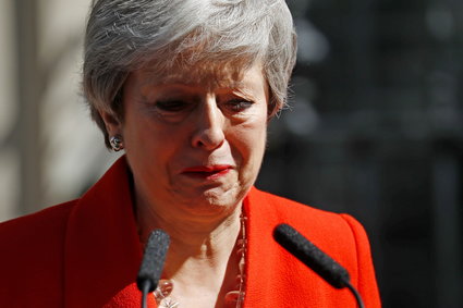 Brytyjskie media: Theresa May była architektem własnego upadku