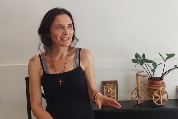 (VIDEO) HRVATICA PREŠLA U PRAVOSLAVLJE, NAPUSTILA DUBROVNIK ZBOG NOVOG SADA Htela je da ode sa Balkana, a onda je došla u Srbiju: Pravi lazanje sa čvarcima i oblazi manastire