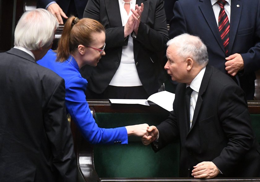 Prezes PiS czule przywitał nową posłankę