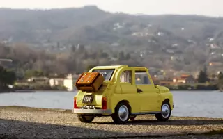 Klasyczny Fiat 500 z klocków Lego