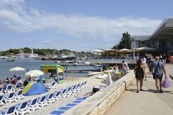 ŠOK PRIZOR SA PLAŽE U HRVATSKOJ! Strankinja došla OVAKVA DA SE SUNČA, roditelji POBESNELI: "Ovde ima dece svih uzrasta, sramota", tražili da SPASIOCI REAGUJU, ceo region brujao o tome prošlog leta