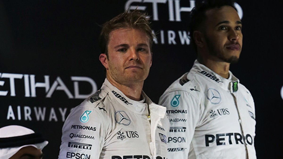 Nowy mistrz świata Formuły 1 Nico Rosberg z Mercedesa przyznał, że w warunkach rywalizacji o tytuł z kolegą z zespołu, w tym przypadku z Lewisem Hamiltonem, ciężko nawiązać przyjacielskie stosunki. Niemcowi został mistrzem pierwszy raz w karierze. Brytyjczyk zdobywał tytuł trzykrotnie.