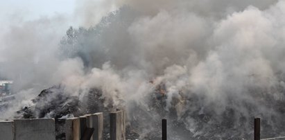 Ogromny pożar śmieci w Warszawie