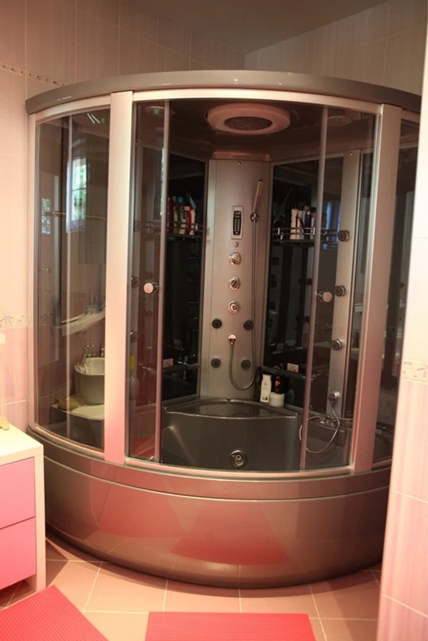 Porodični dvorac Jovane Švonje u Novom Sadu