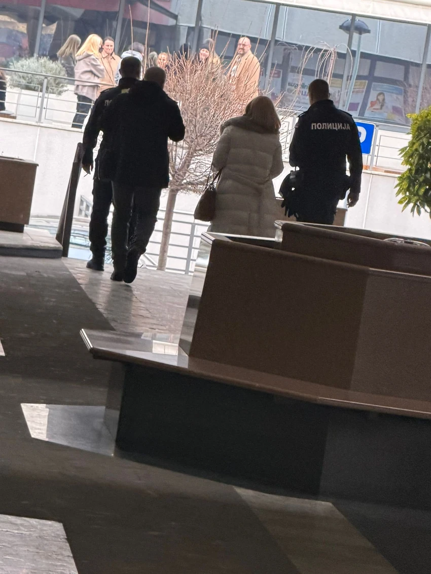 Izvršitelji i policija bili u stan Čede Jovanovića