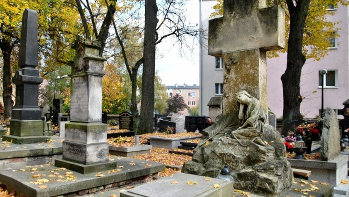 Już po raz 28. lublinianie będą zbierać pieniądze na ratowanie zabytkowych pomników na cmentarzu przy ulicy Lipowej w Lublinie.