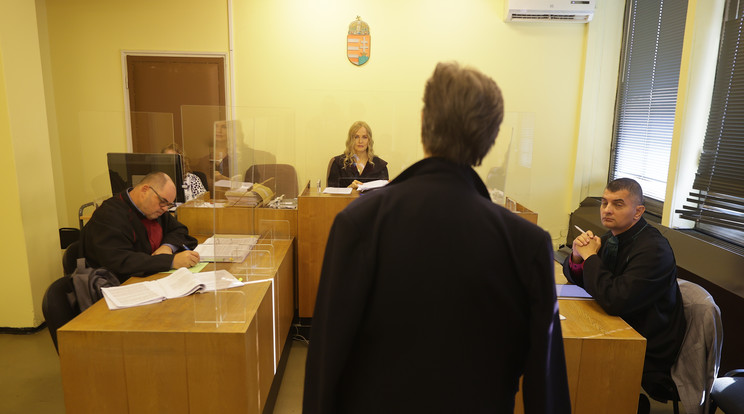 A volt bírónő állítja, bérgyilkost küldtek rá, betuszkolták egy autóba, elrabolták  Fotó: Czerkl Gábor