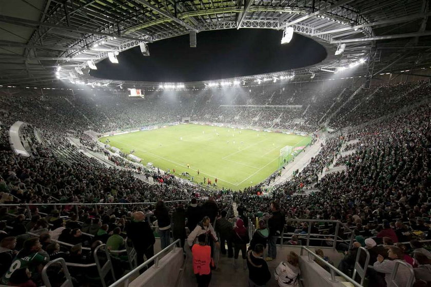 Stadiony w Poznaniu i Wrocławiu to buble
