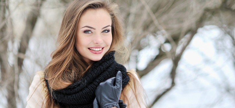 Kilka rzeczy, które musisz mieć w kosmetyczce podczas ferii zimowych. PRZEGLĄD