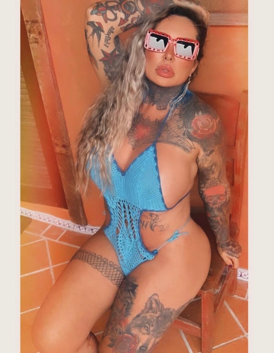 Influencerka na Instagrame často zverejňuje pikantné fotky.