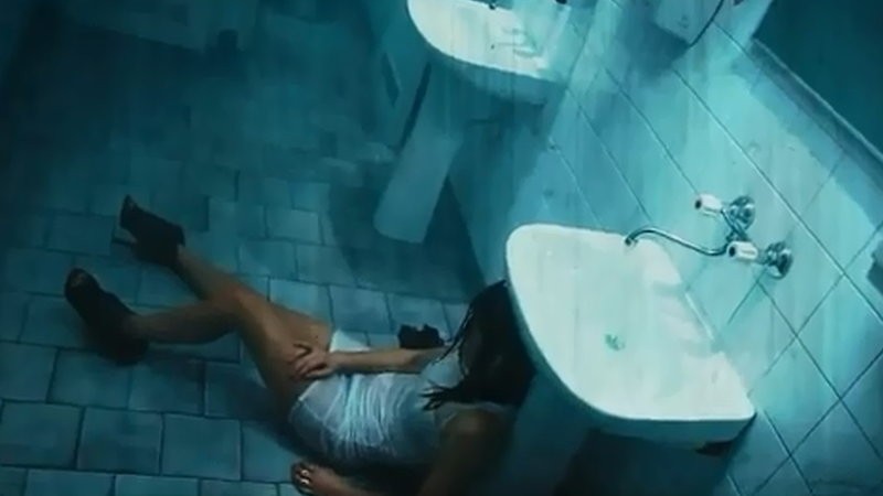 Natasza Urbańska w teledysku 'Rolowanie'