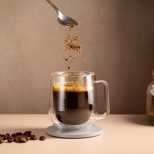 Kávé és vitaminok: miért számít az időzítés? Egyes vitaminoknál a koffein inkább ellenség, mint barát!