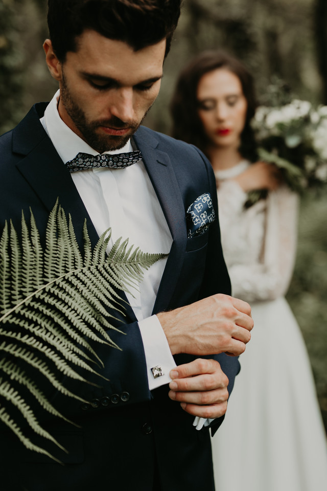 Klimatyczne wesele z paprociami - pomysł na dekoracje i sesję ślubną