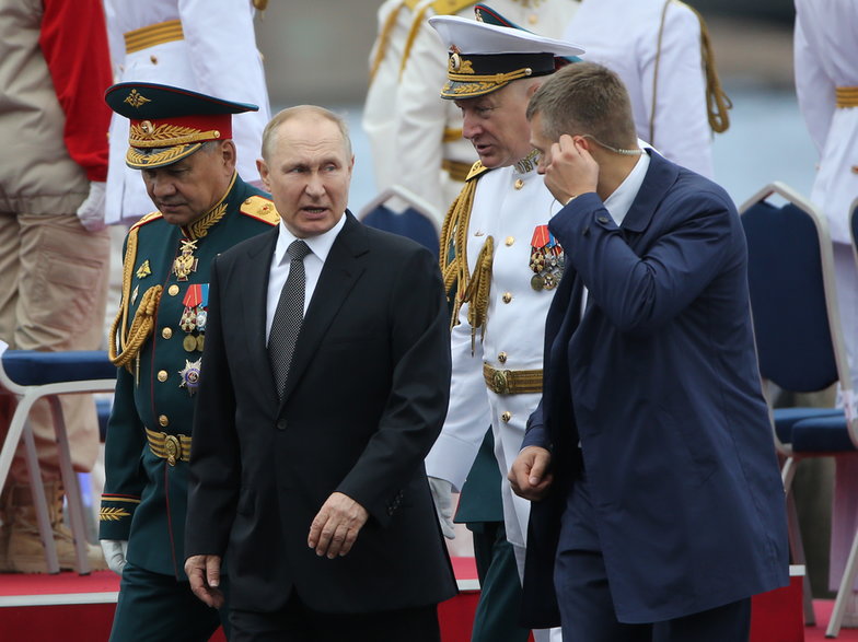 Prezydent Rosji Władimir Putin podczas parady z okazji Dnia Marynarki Wojennej, 31 lipca 2022 r., Rosja