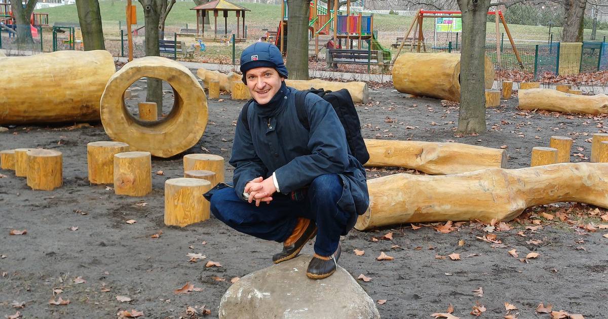 Plac zabaw jak wybieg dla psów? Oceniliśmy nową atrakcję na warszawskim Bródnie