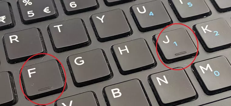 Zauważyłeś, że dwa klawisze na komputerze różnią się od innych? Wyjaśniamy, dlaczego