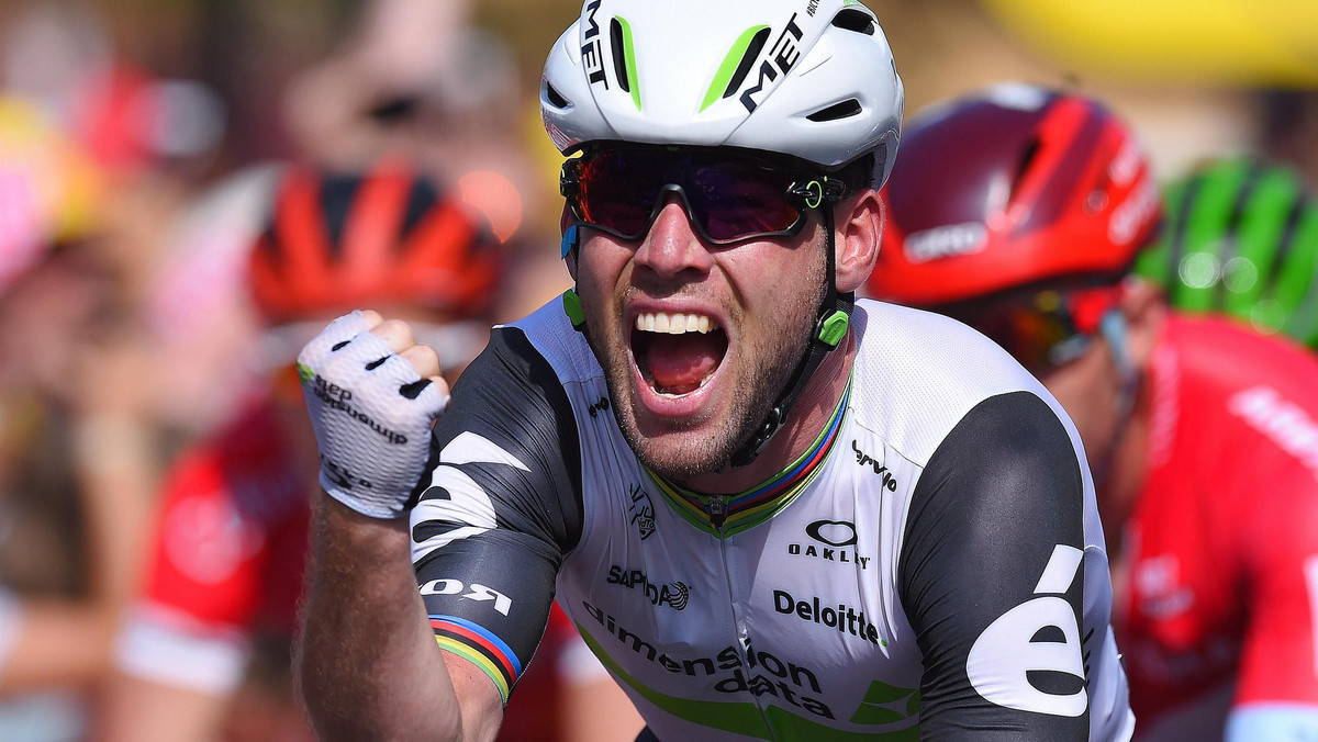 Mark Cavendish (Dimension Data) w tym roku przyjechał na Tour de France w rewelacyjnej formie. W sobotę Brytyjczyk znów był najszybszy podczas sprinterskiej końcówki, odnosząc swoje czwarte etapowe zwycięstwo w 103. edycji Wielkiej Pętli.