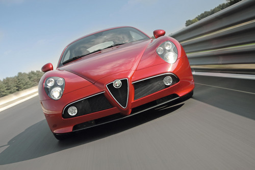 Alfa Romeo 8C Competizione - Drżyj Ferrari, Alfa nadchodzi!
